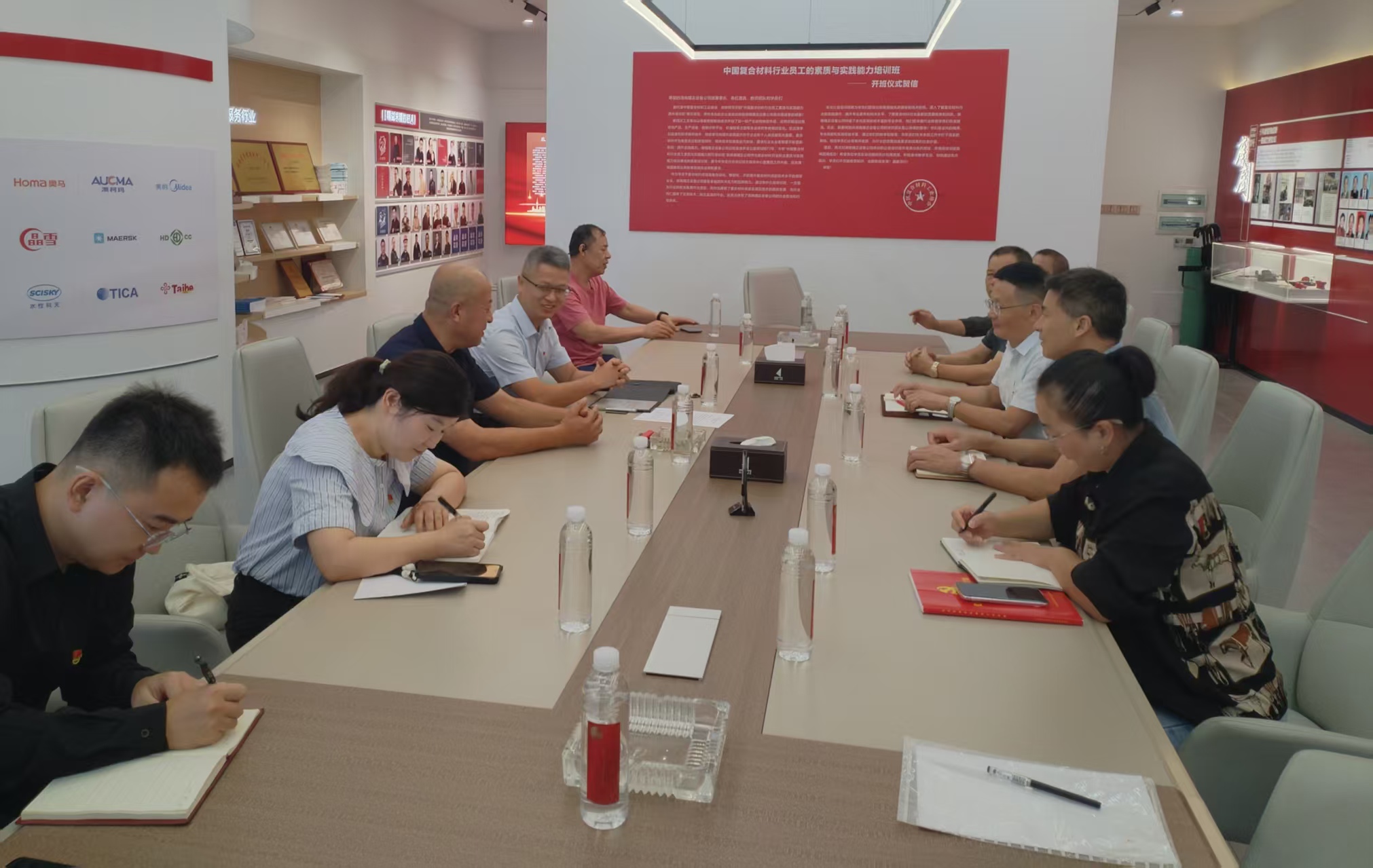 雨湖區廣場街道黨委書記一行來公司調研